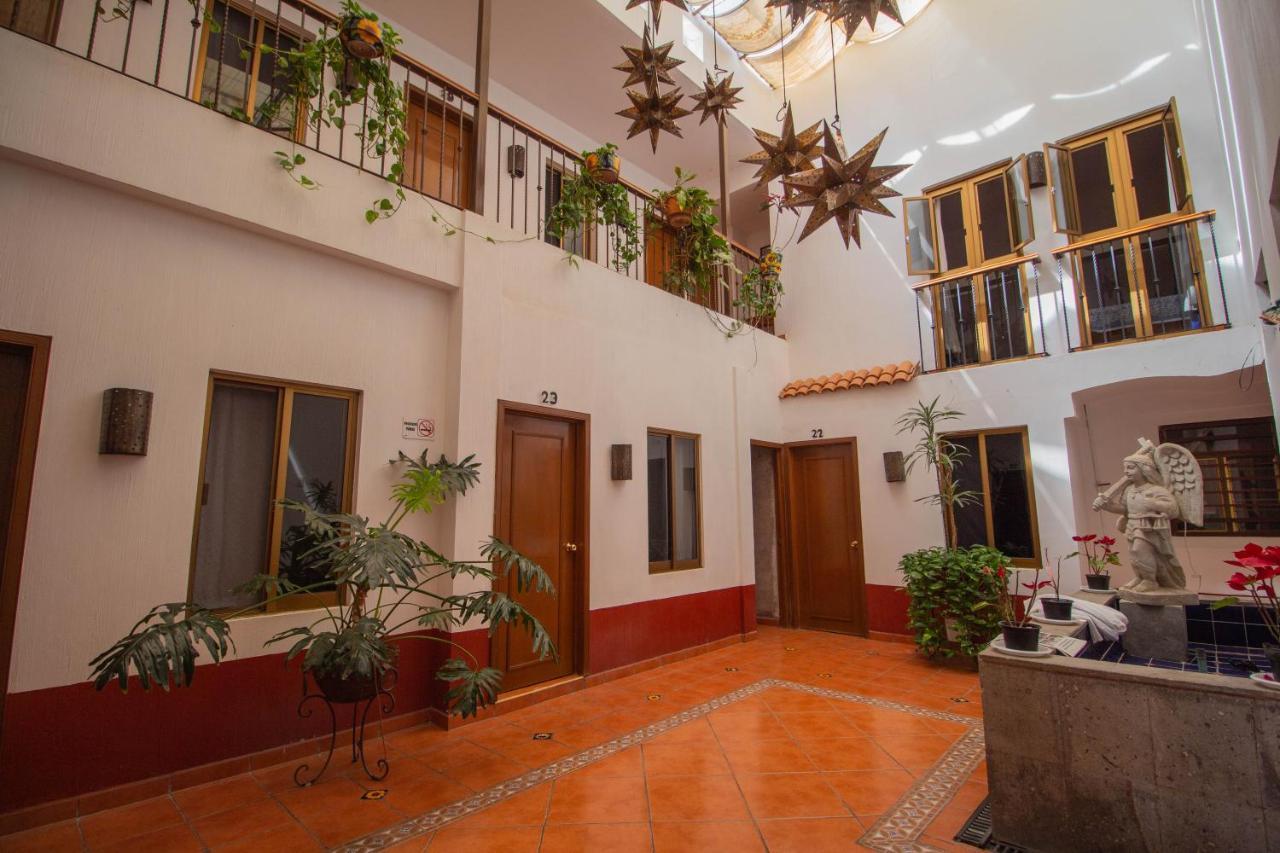 Hotel Degollado Exterior photo