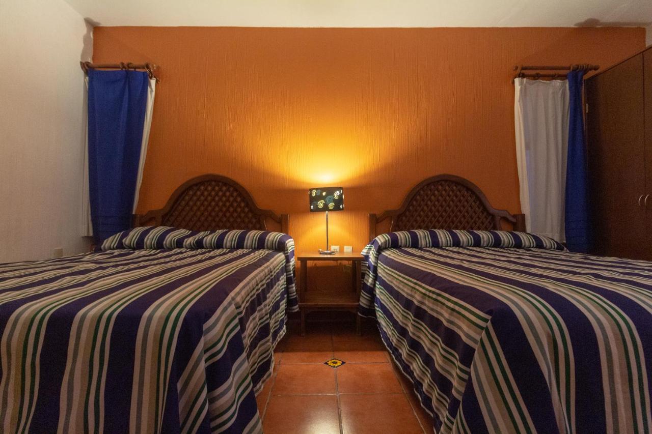 Hotel Degollado Exterior photo