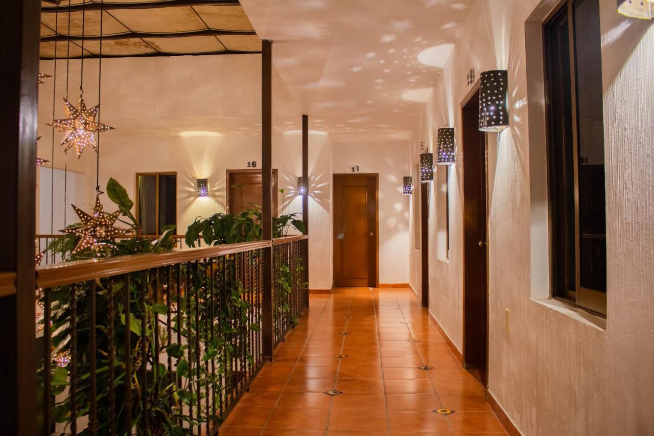 Hotel Degollado Exterior photo